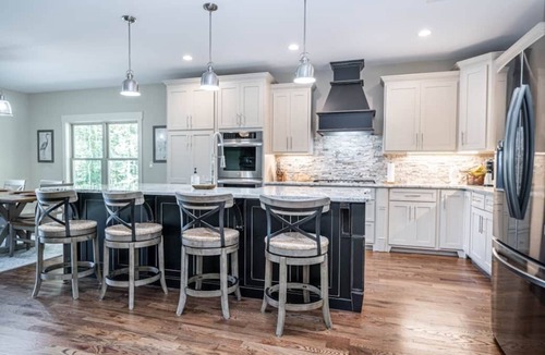 Wedowee House | Sleeps 12. 3 private bedrooms, bunkroom. Sidewalk to dock, no steps Water toys