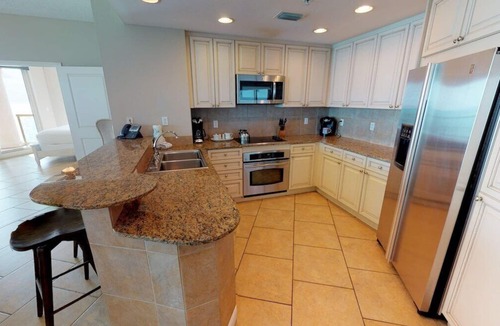 Pensacola Beach Resort | Sleeps 14-Stunning Ocean Front Views-Luxury Resort