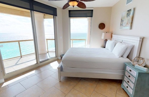 Pensacola Beach Resort | Sleeps 14-Stunning Ocean Front Views-Luxury Resort