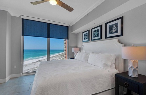 Pensacola Beach Resort | Sleeps 6-Stunning Ocean Front Views-Luxury Resort