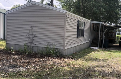 Negreet House | Slice of Heaven 3/2 camp on lakefront w/boathouse