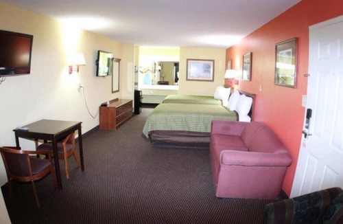 Hawkinsville Apartment | SMOKING DOUBLE SUITE #2
