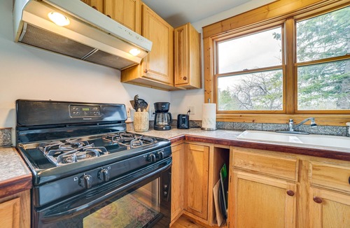 Mackinaw City House | Snowmobiling Hub! Mackinaw City Home 3 Mi to Beach