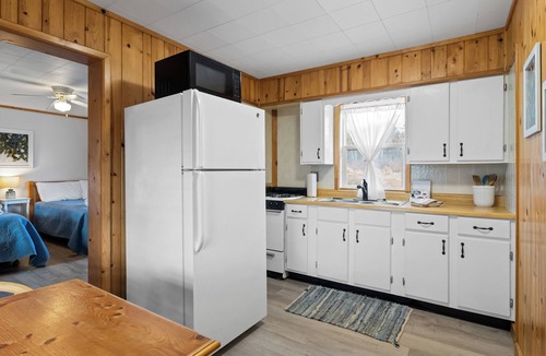 Muskegon Apartment | Snug Harbor Inn | Blueberry Suite | Near Lake MI