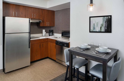 Arts/Warehouse District Hotel | Sonesta ES Suites New Orleans Convention Center