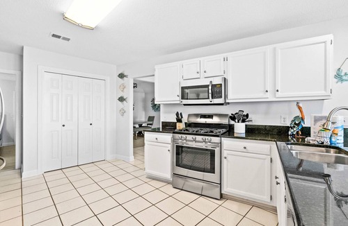 Navarre House | Sound-front beauty minutes from beach & pier with private washer&dryer & patio