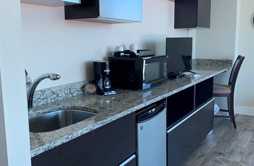 Biloxi Hotel | South Beach Biloxi Hotel & Suites