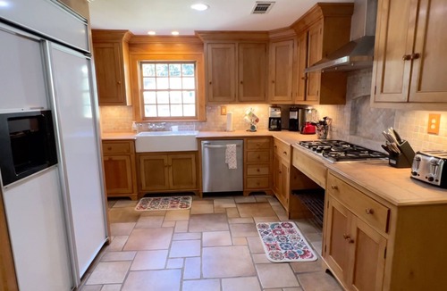 Laurel House | Southern Charm 1 - 5 minutes to downtown Laurel.