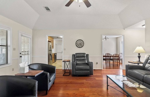 Tuscaloosa House | Southern Comfort- 3BR, 2BA