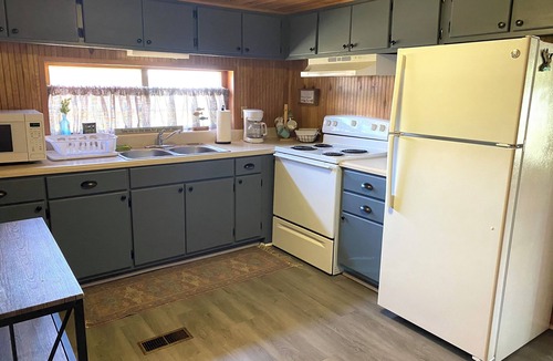 Donalsonville House | "Southern Comfort Lake House" on Lake Seminole-Covered Dock with Elec/Water!