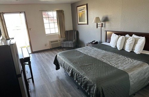 Waldron Hotel | Southern Nights Motel