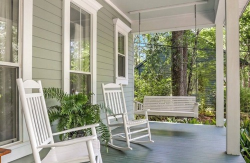 Abita Springs House | Southern Oaks Guest House Downtown Historic Abita Springs. No Car Needed!