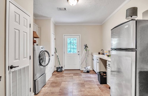 Mayhew House | Southern Sisters Retreat - The Lisa