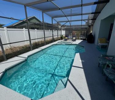 Sunset Ridge House | Spacious 2 en-suite BR, pool & spa retreat