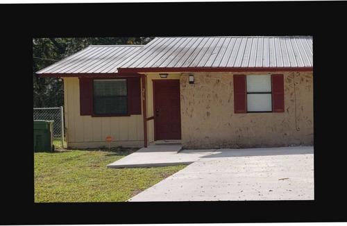 Palatka Apartment | Spacious 2BR in Duplex - left