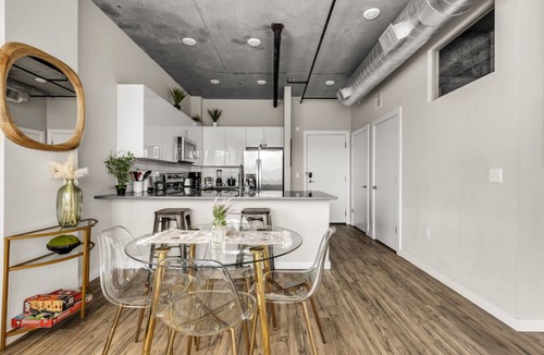 Birmingham Apartment | Spacious 2BR Retreat– Perfect for Tropicana Events