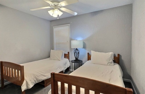 Prattville House | Spacious 3/2.5 in Prattville!