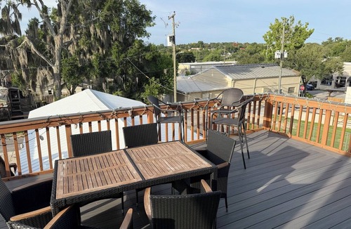 Clermont Apartment | Spacious 3-bedroom apartment in the heart of charming Historic Clermont