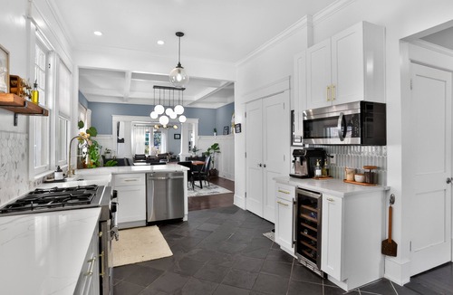 Poncey-Highland House | Spacious 3BR/3 Bath Bungalow w/Porch and a Yard - Near the Beltline and Stadium