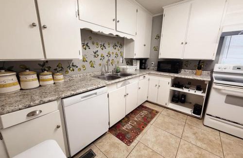 Valdosta House | Spacious 3BR 3Q Beds 2 Futon Near VSU & SGMC
