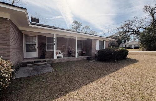 Valdosta House | Spacious 3BR 3Q Beds 2 Futon Near VSU & SGMC