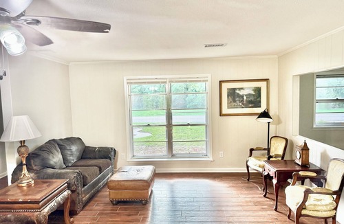 Vicksburg House | Spacious 3BR Home. Sleeps 8. Quiet Area. Close to Town.