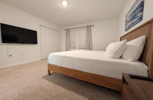 Northside House | Spacious 3BR Jacksonville Townhome With King Bed