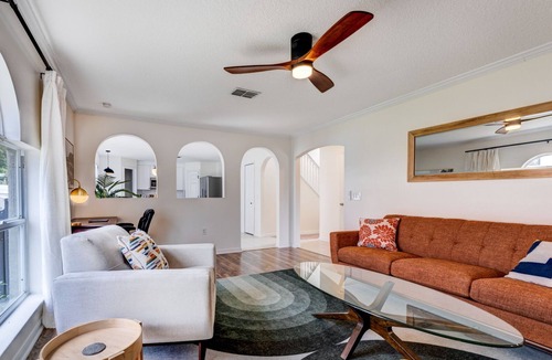 Sanford House | Spacious 4+1 bedroom house in Sanford with fast WiFi, A/C, & sleeping up to 12!