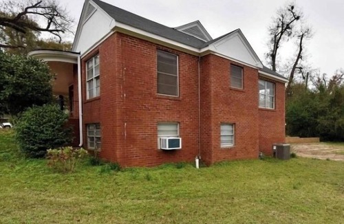 Ruston House | Spacious 4-Bdrm house in Ruston with WiFi and AC & Wonderful front & back porch