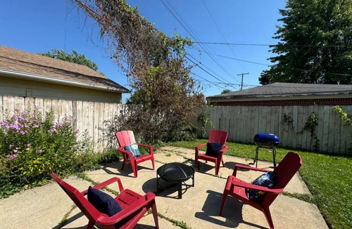Madison Heights House | Spacious 4-bedroom house in fabulous Madison Heights with WiFi, AC, fitness room