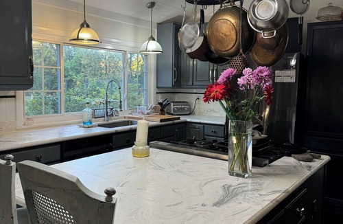 Montgomery House | Spacious 4-bedroom farmhouse in peaceful Montgomery