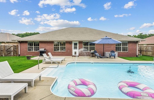 Pine Forest House | Spacious 4-bedroom house in serene Pensacola with private pool