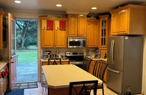 Satsuma House | Spacious 4-bedroom house in peaceful Satsuma with AC and land for RV’s etc.