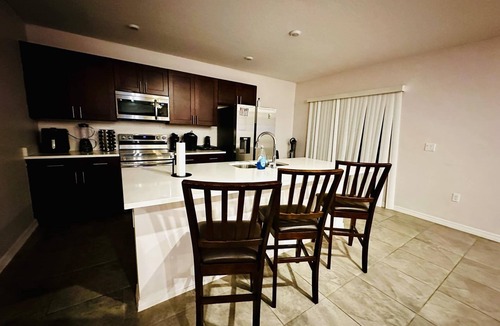 DeLand House | Spacious 4-bedroom house in fantastic DeLand with WiFi, AC