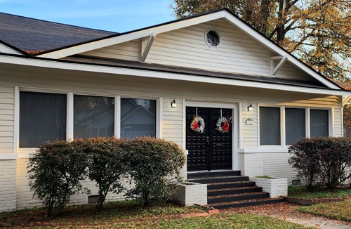 Monroe House | Spacious 4-bedroom house in the heart of the Garden District with ample parking.