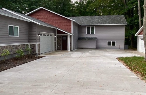 Interlochen House | Spacious 4-Bedroom, 3-Bathroom Retreat for Making Special Memories