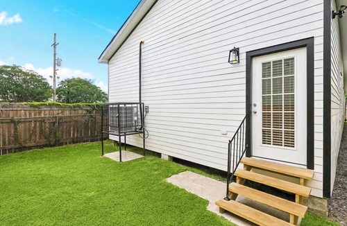 Milan House | Spacious 4-bedroom house in perfect New Orleans with AC