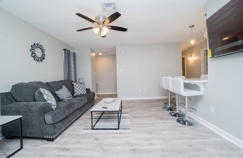 Montgomery Apartment | Spacious 4BR Work or Play Getaway Close to DT!