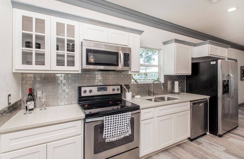 Long Beach House | Spacious 5-bedroom house in Charming Long Beach