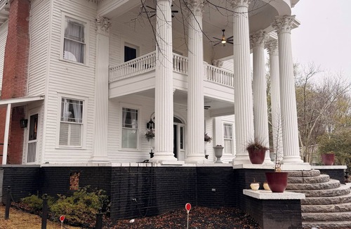 Opelika House | Spacious 5-bedroom house with WiFi, AC in welcoming Opelika