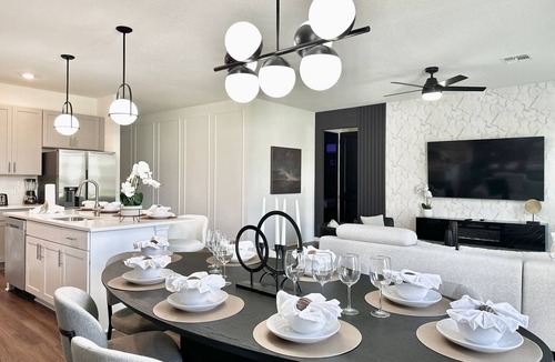 West Haven House | Spacious 5 Bedroom Retreat Ideal for families