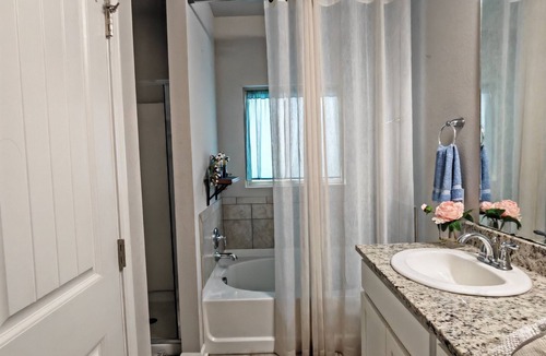 Lake Charles House | Spacious 5-bedroom house in marvelous Lake Charles with AC, WiFi
