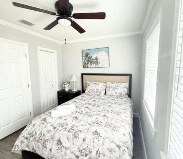 Fort Walton Beach Villa | Spacious 5BR Beach Villa -1 Minute to Beach