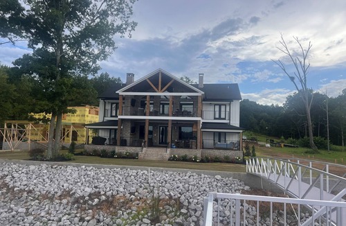 Cherokee House | Spacious 6-bedroom 4.5 Bath home in peaceful Cherokee AL with Breathtaking views