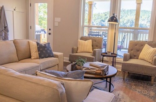 Arley House | Spacious 6-bedroom house on beautiful Lewis Smith Lake