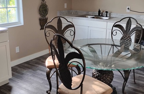 Fort Valley Apartment | Spacious 6-bedroom apartment with WiFi, AC in delightful Fort Valley