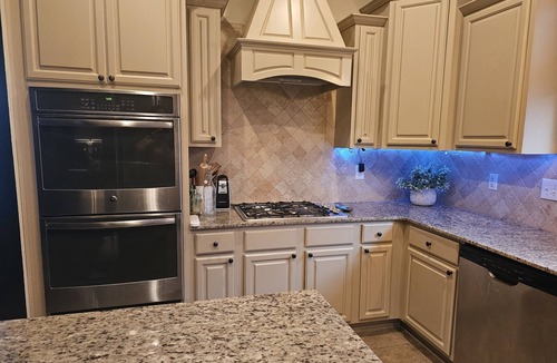 Prairieville House | Spacious 6-bedroom house with outdoor kitchen and pool with great location