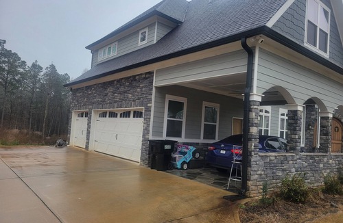 Griffin House | Spacious 9-bedroom house in lovely Locust Grove with AC