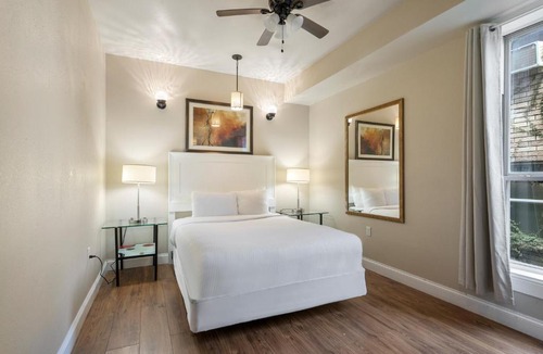 Faubourg Lafayette Apartment | Spacious and Fully Furnished Condo Near St. Charles