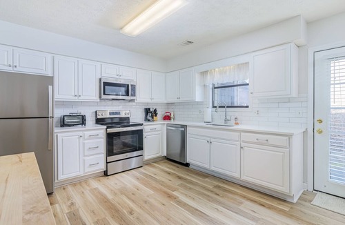 Auburn Condo | Spacious and Quiet 2BR/2.5BA Townhouse Close to Toomer’s & Auburn University